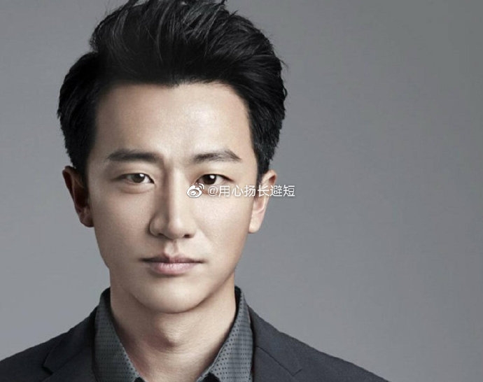 为什么黄轩的脸和手会有如此大的反差感？