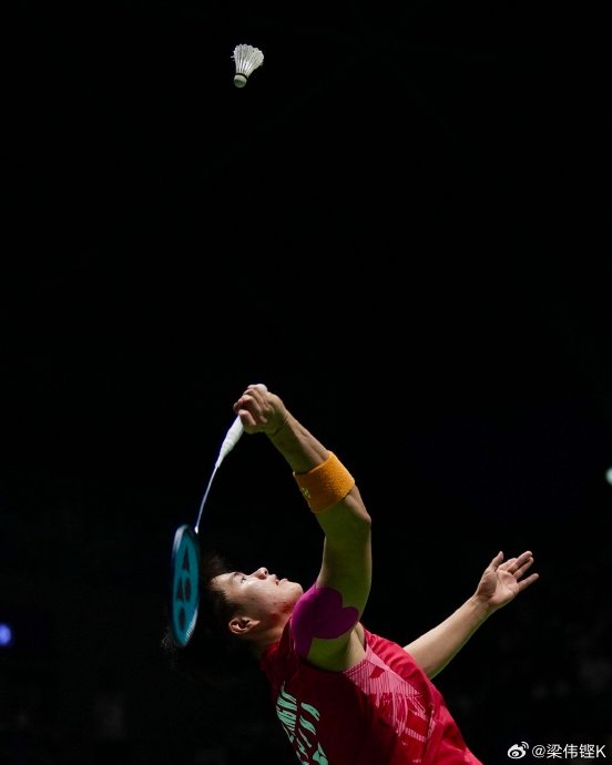 粉丝们对梁伟铿2026新赛季的比赛有哪些具体的期待和祝福？