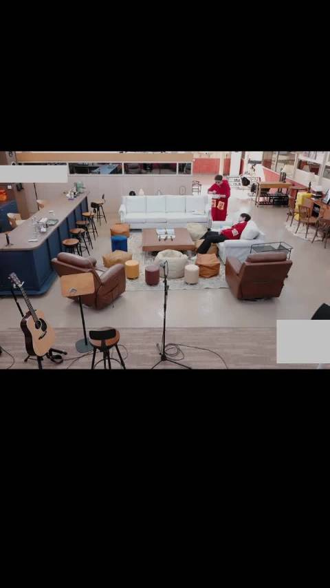 王糊糊就这样欠derder地去招惹他远哥 还以为远远会去抢一口 ｜张远｜王栎鑫