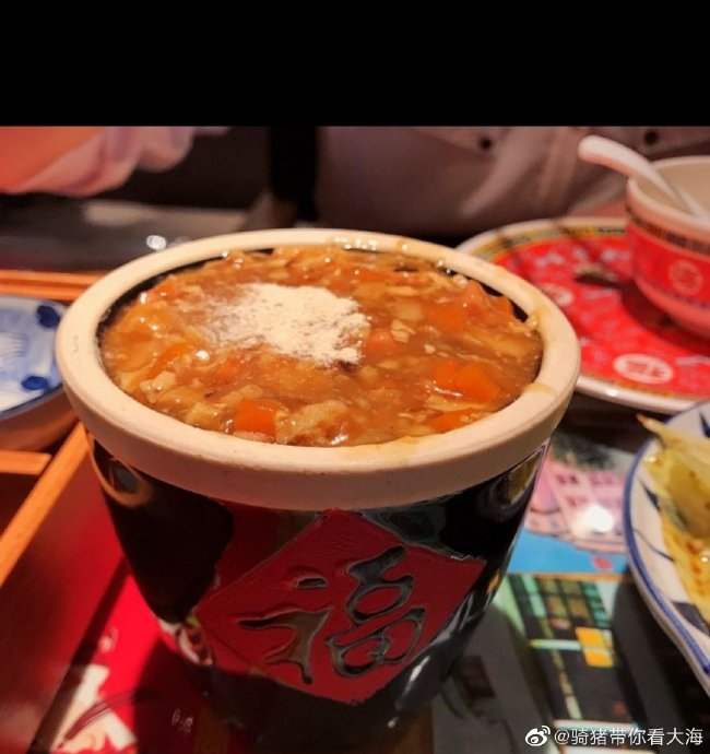 刘涛提到的家乡‘福羹’习俗具体是什么样子的？