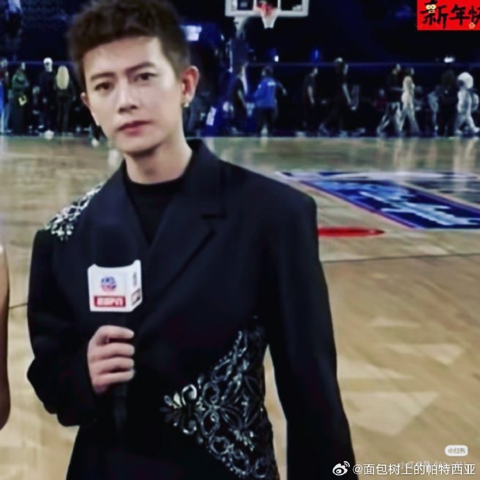 任嘉伦跨界解说NBA全明星，他的专业表现获得了哪些业内人士的认可？