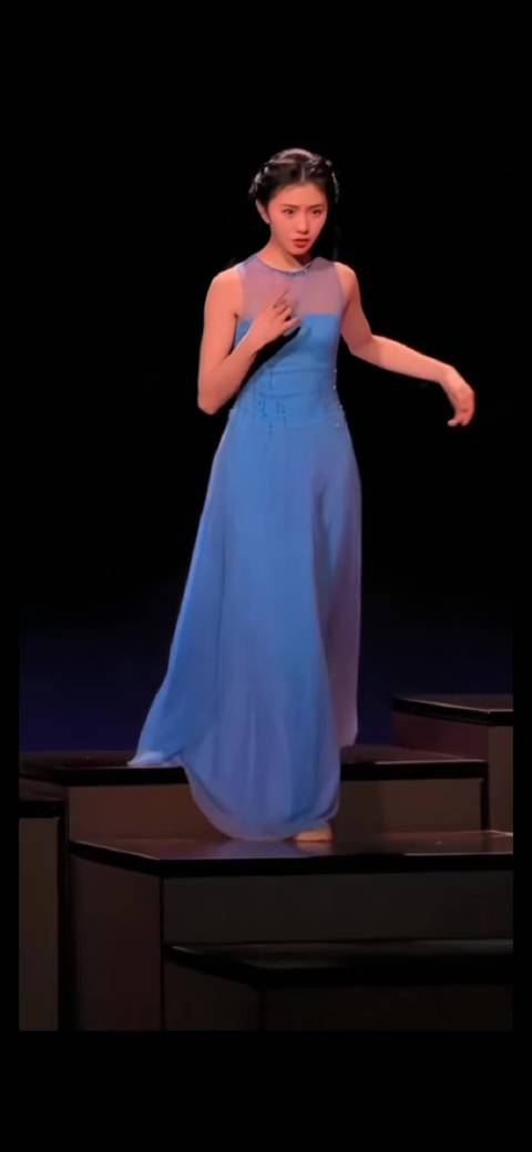 刘浩存春晚舞蹈行云流水感情丰富惊艳观众