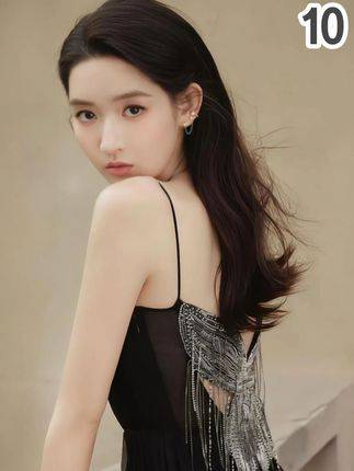 继女试图营救遭家暴的后妈，却遭父亲强行阻挠，谁料转瞬之间惨剧骤然降临