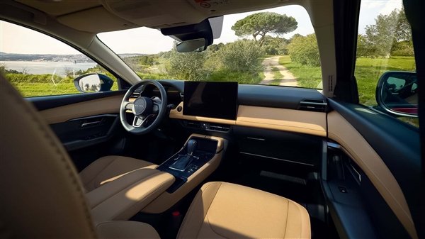 为何新一代CX-5大量砍掉实体按键 马自达:我们调研过了