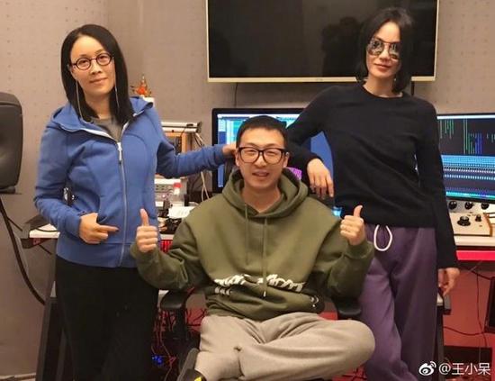 天后合体！那英王菲录制春晚歌曲 穿着休闲随意-文体频道-东北网