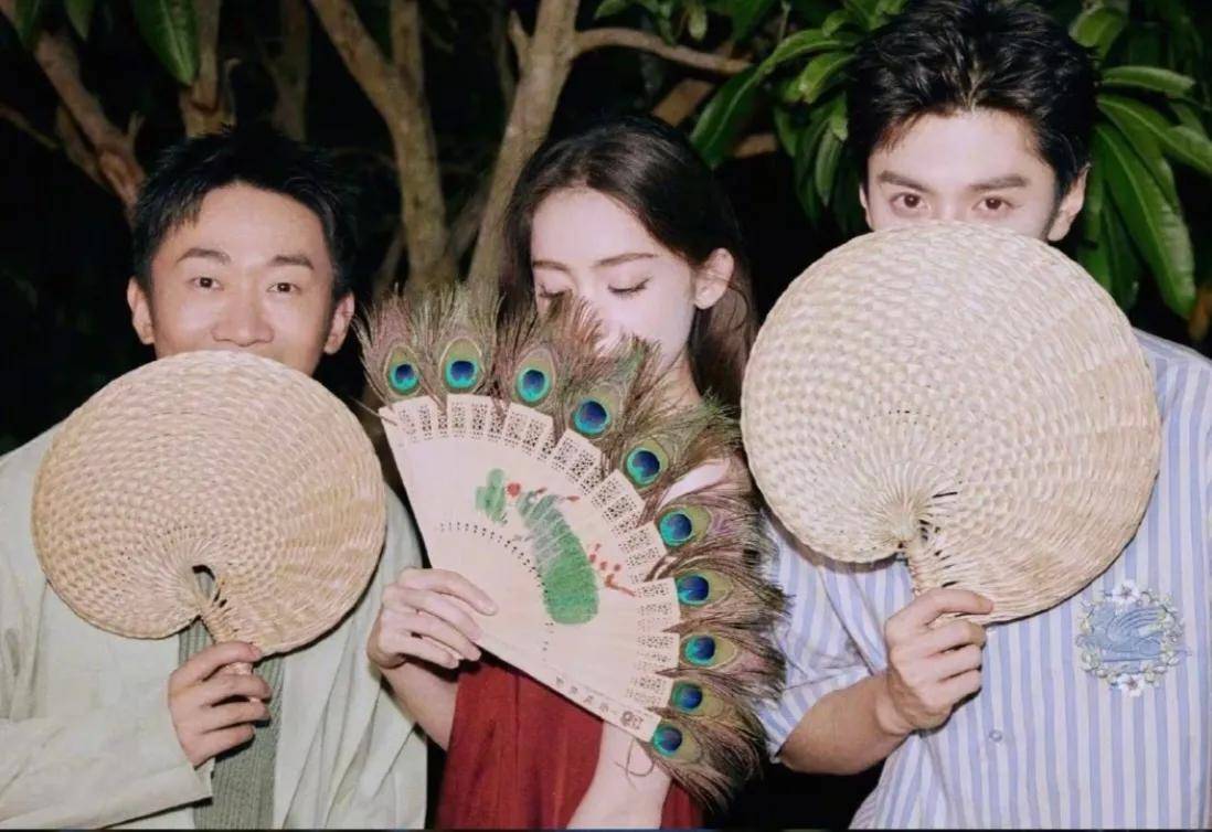 原创 娜扎陈哲远友情深厚，合照难得珍贵，星光熠熠难掩_娱乐快报_法德娱乐网