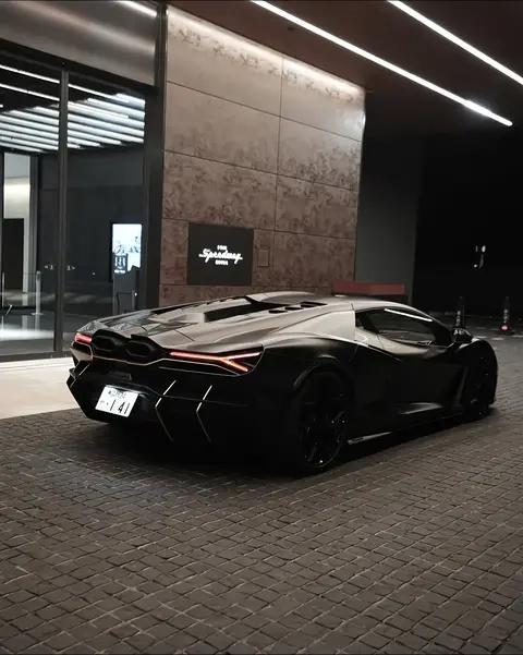 兰博基尼Revuelto：又野又好开，超跑也能接地气！