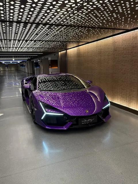 兰博基尼Revuelto：V12混动时代的公牛咆哮