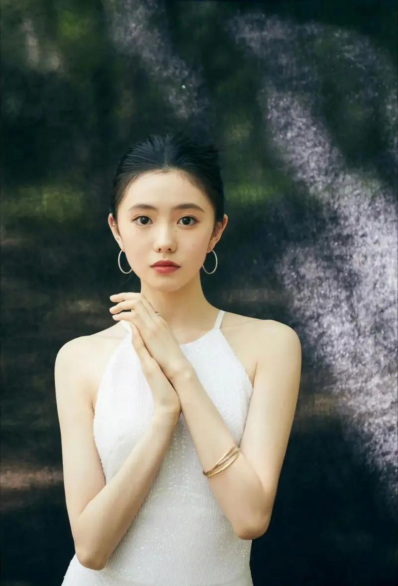 刘浩存丝路春晚杀回舞蹈赛道，网友：这才是她的 “本命剧本”