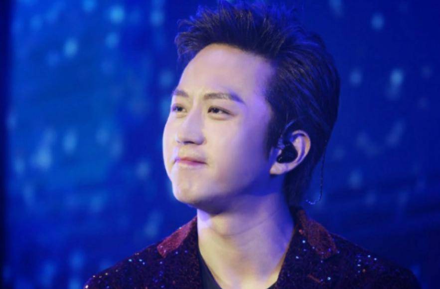 邓超79岁母亲：女儿患癌，丈夫离世14年，还好儿子儿媳孝顺陪着她