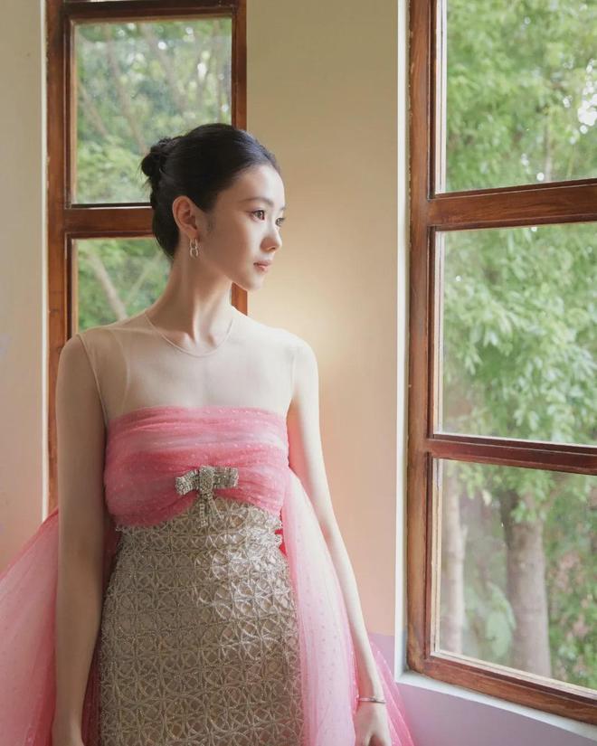 刘浩存：粉色佳人