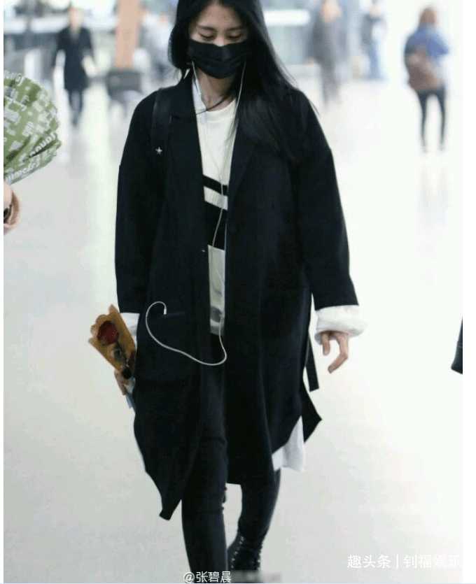 张碧晨将一双情侣鞋保留五年还像新的一样:张碧晨的确实专一专情_华晨宇_鞋子_戒指