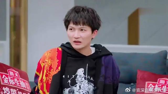 徐佳莹要挑一首不一样的抒情歌曲，胡夏紧张的干掉一瓶酱油