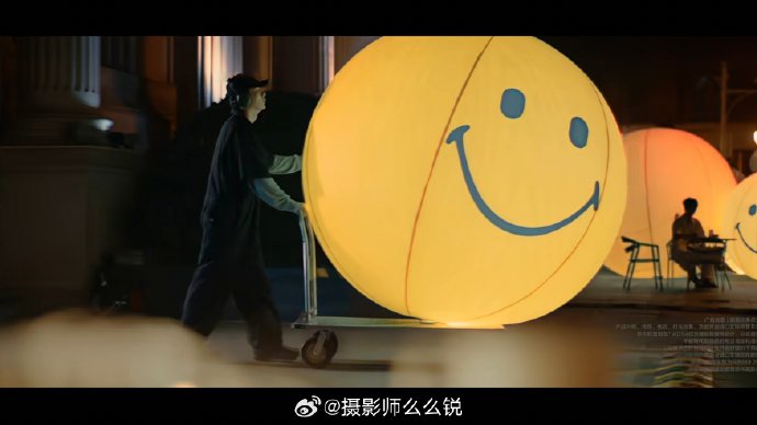 黄渤近年来的角色转型尝试，观众和市场反馈如何？