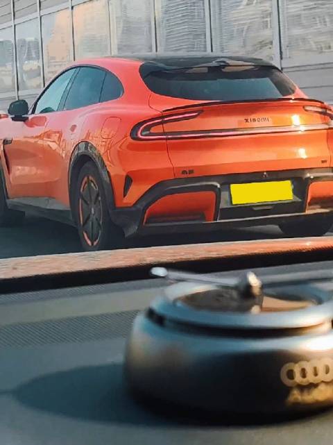 小米YU7现身街头，实车曝光引关注