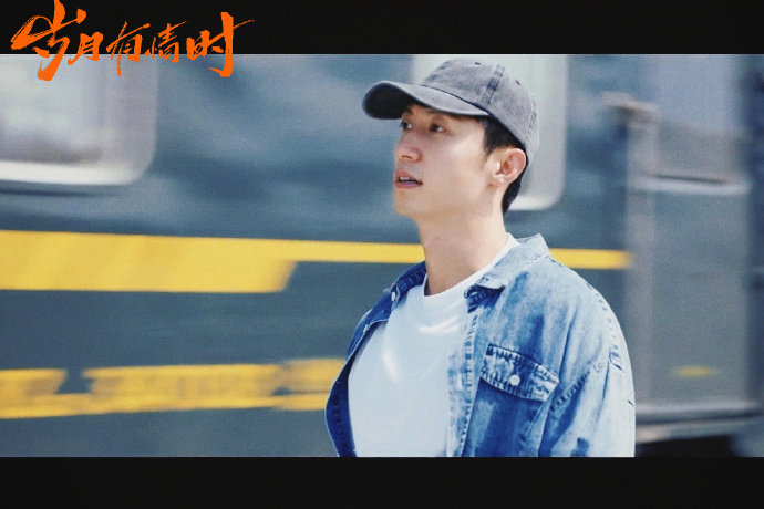 黄景瑜和关晓彤合作的围炉火锅vlog具体讲了什么内容？