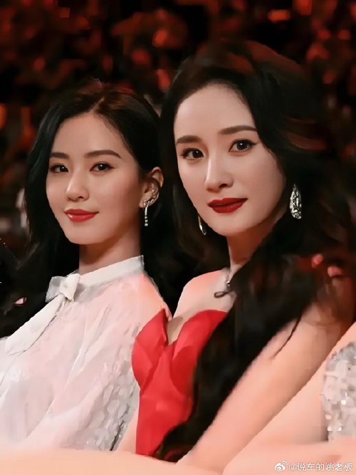 杨幂刘诗诗16年后再同框！一个递话筒的细节，让全网梦回仙剑