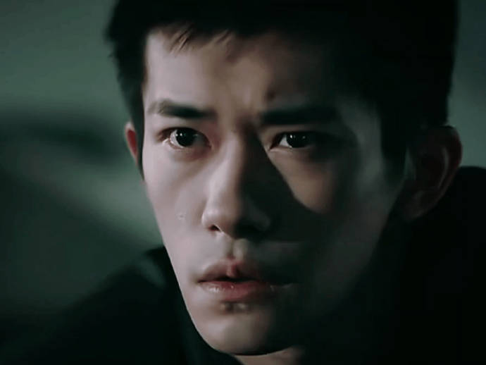 春节档8片混战！易烊千玺硬汉新片预售破亿，黄渤宁浩再掀喜剧风暴