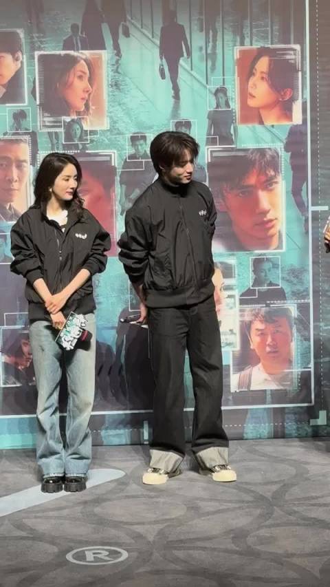刘耀文谈《惊蛰无声》角色蜕变，从校服到制服展现成长