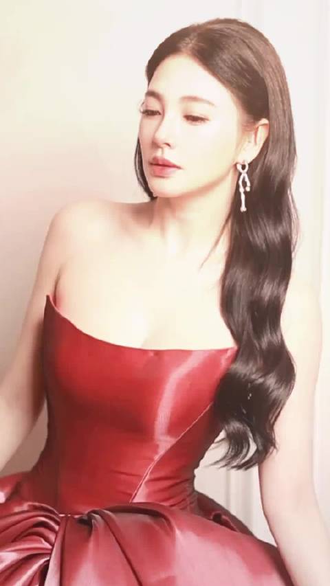 张雨绮除夕发视频引网友期待加盟《女推3》