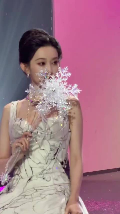 孟子义发文鼓励勇敢善良前行