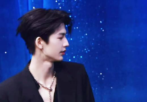 张凌赫周也你俩怎么那么熟啊啊啊啊啊