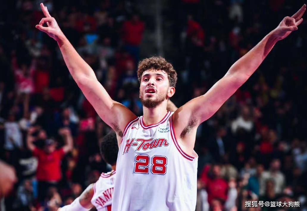 场均21961!美媒力挺火箭队申京:23岁两入全明星,他才刚起步
