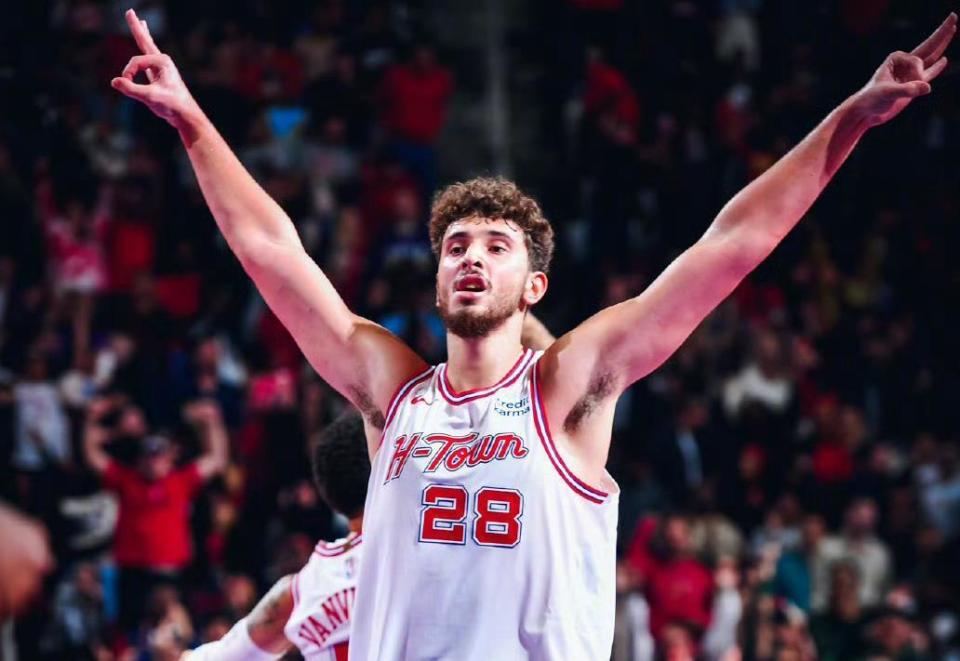 场均21+9+6+1！美媒力挺火箭队申京：23岁两入全明星，他才刚起步