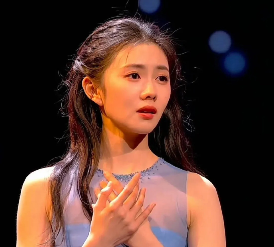 刘浩存独舞风波升级！唐诗逸朱洁静镜头少，连夜捂嘴瘫痪女孩讨论