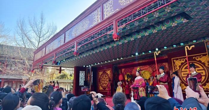 （新春走基层）当春节遇见《红楼梦》：大观园庙会演绎沉浸式贺新春