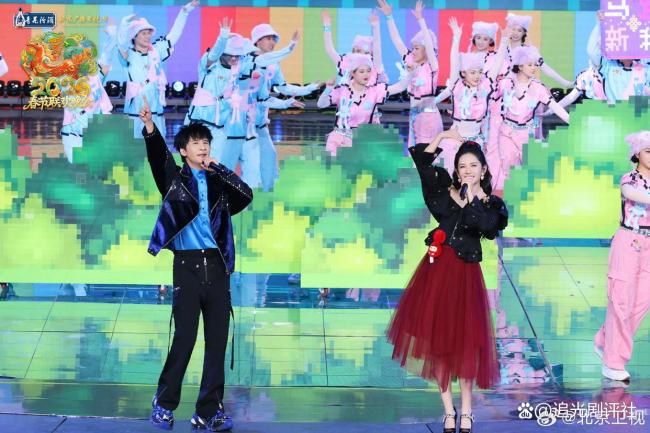 大张伟谢娜唱阳光彩虹小白马共贺马年 欢乐气氛引爆全网期待