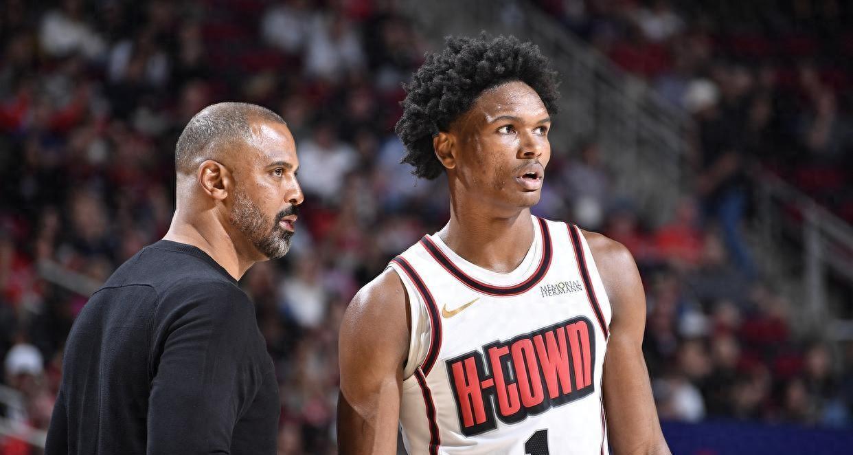 3场投进19记三分!火箭双射手崛起,取代范乔丹,未来首发现雏形