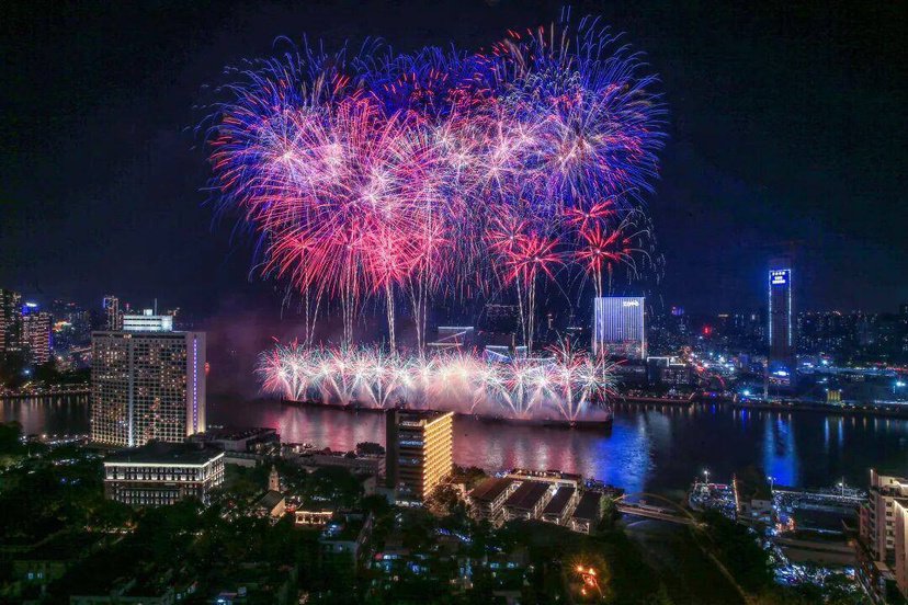 白鹅潭春节烟花汇演,荔湾点位最全出行攻略!快收藏→