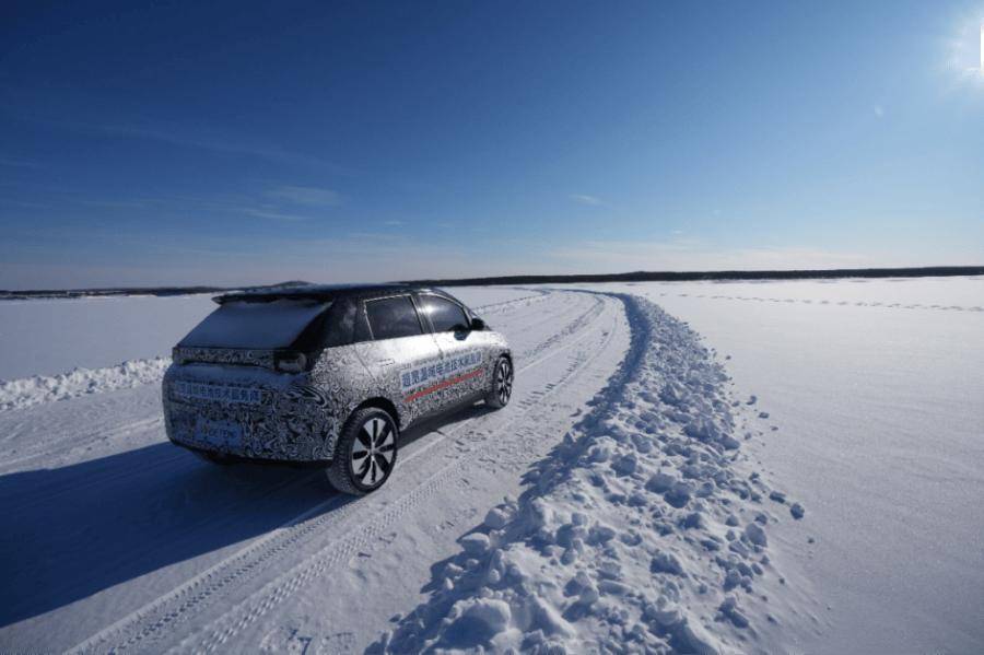 超宽温域电池突破极限:从新能源汽车到商业航天的全场景突围