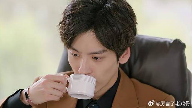 富少是个海王，怎料竟还是个直男，灰姑娘总裁神助攻