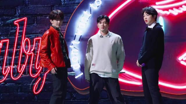 苏有朋仅用了0秒就接受了不能跟着红衣服的动作 苏有朋