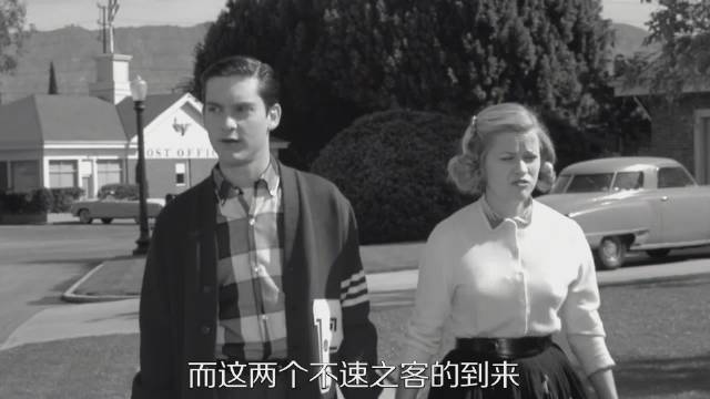 蜘蛛侠兄妹误入黑白诡异世界，食物全黑引关注