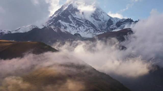 牵手沙滩追光，许下新春心愿！捷途相伴左右，团圆与美好如期而至！