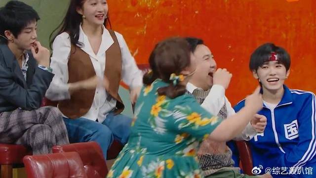 晓彤直呼不是小斐，腾哥：你代表不了电影学院，太好笑了！