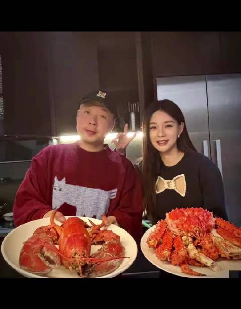 杜海涛沈梦辰除夕夜一起吃串串，夫妻甜蜜秀恩爱幸福满满！