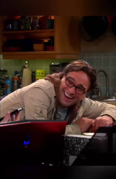 谢尔顿成为“好莱坞明星”，莱纳德欣慰地笑了