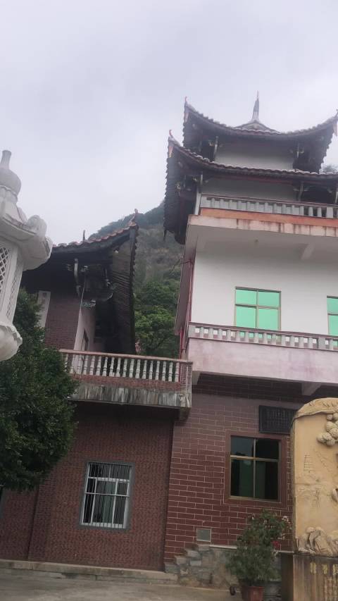 林心如赵丽颖等明星齐聚海霖寺烧香拜佛