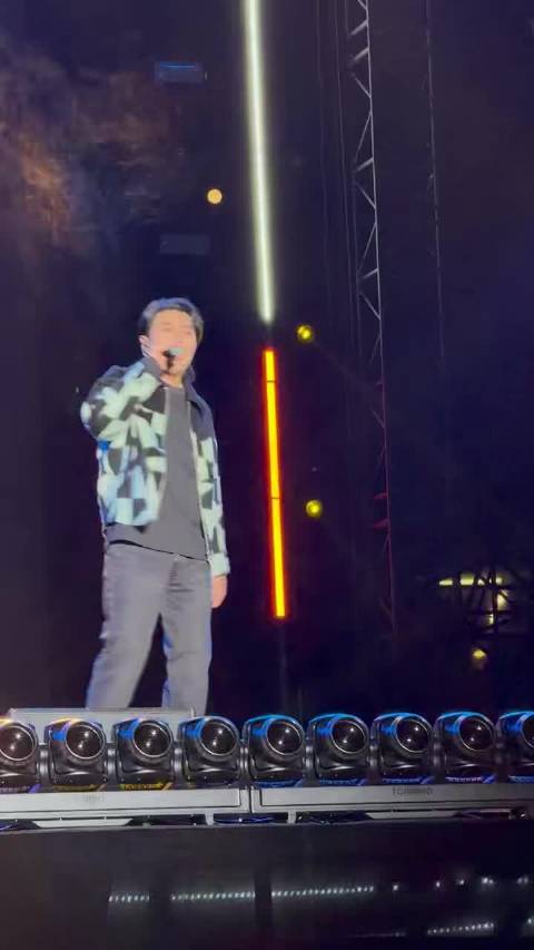 阿杜洛阳开唱引回忆杀，张信哲周兴哲张远同台献唱