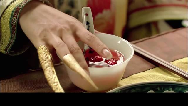 沈眉庄当众公布自己怀孕，成功给孩子上户口