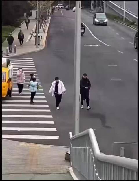 孙颖莎被问红旗购车进展，回应定金交付细节