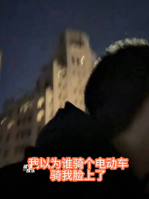 周柯宇你直播就直播呗咋还给大家演段小品