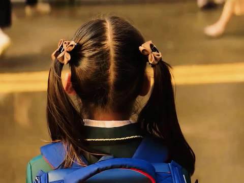 女孩和小丑是朋友
