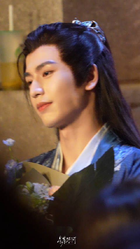 张凌赫新剧《四海重明》角色嵇炀引期待