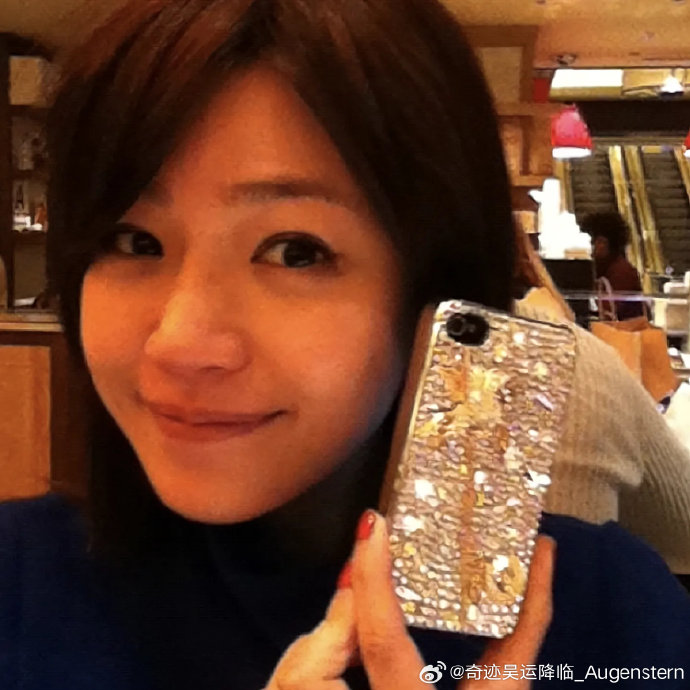 陈妍希十年前‘我的礼物呢？’的微博与现在‘收获李雾’是什么巧合？