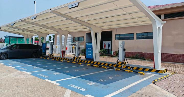 高速新增一万充电桩能否改善充电难？2026年充电布局展望